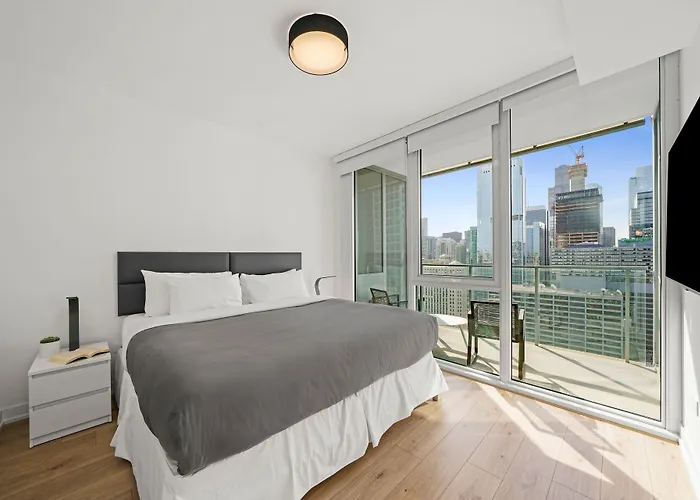 Hotel Level - River North 4*