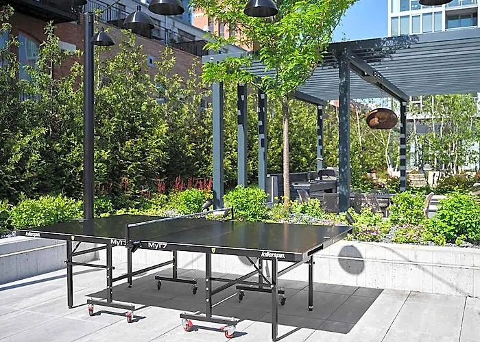 Level - River North
