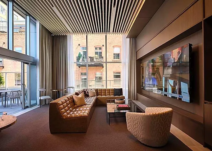 Hotel Level - River North