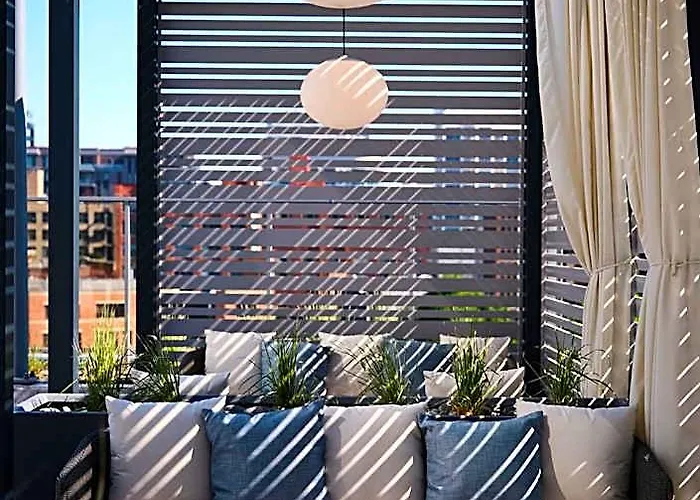 Hotel Level - River North Chicago